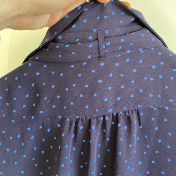 Lands End Ladies button down Blouse with tie Sz 8 EUC - Picture 6 of 7